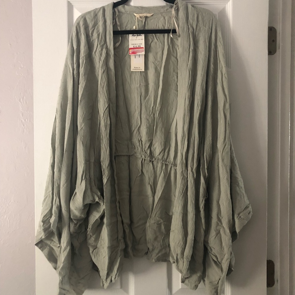 NWT Flowy Shawl
